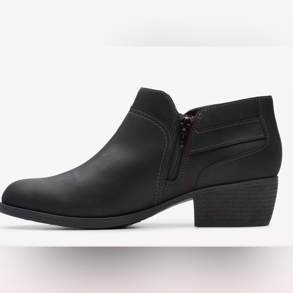 Clarks Charleton Grace black oily leather Ankle Boots new without the box 8-1/2W - Picture 2 of 8